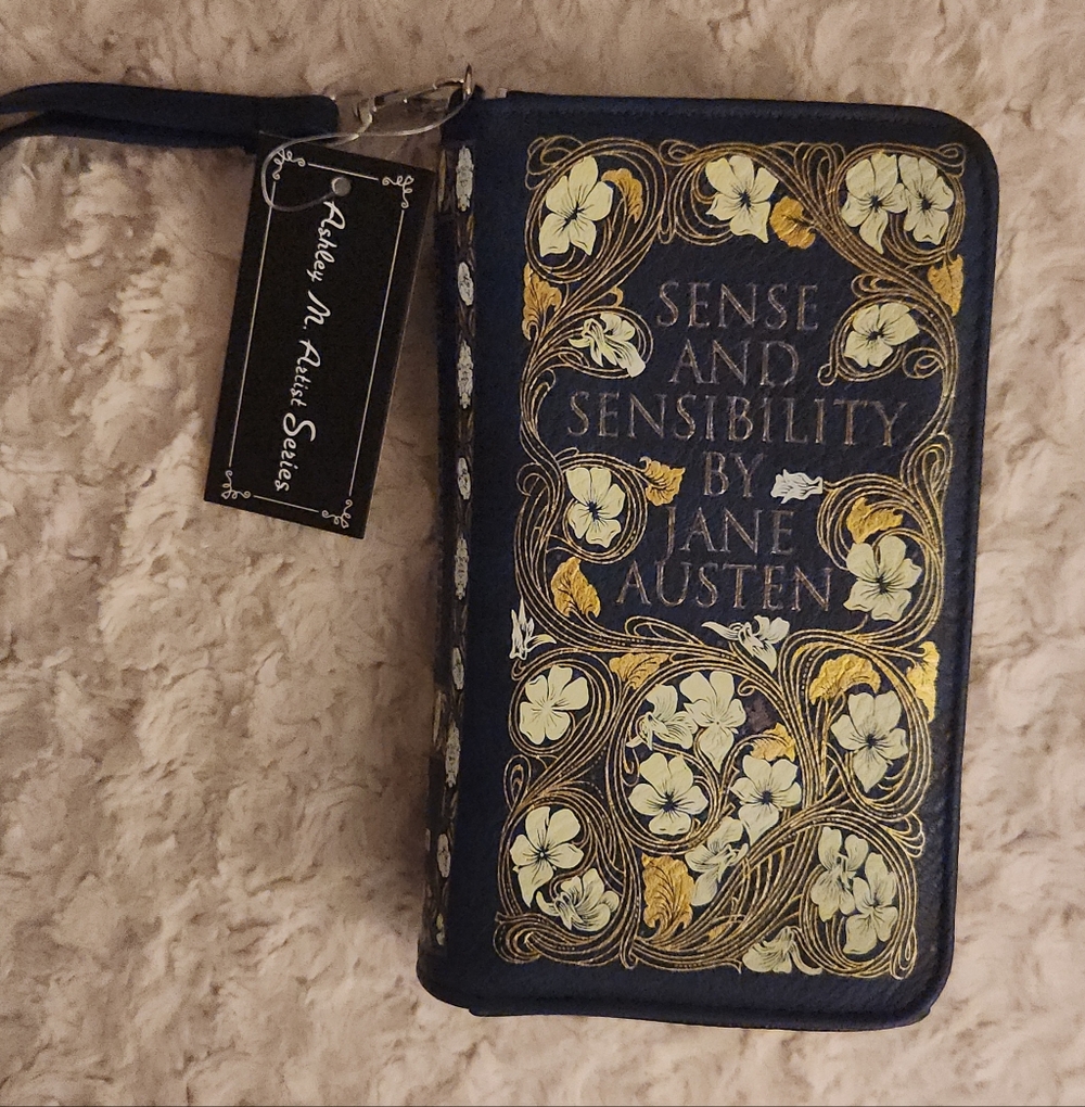 Chic Vintage Inspired/Sense and Sensibility/Wristlet Wallet/Metallic Painted
